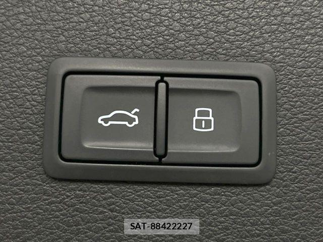 Audi Q5 2018-08 7978562-4
