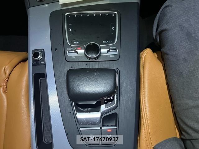 Audi Q5 2018-08 8034476-24