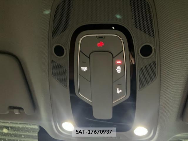 Audi Q5 2018-08 8034476-25