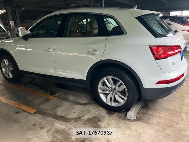 Audi Q5 2018-08 8034476-5
