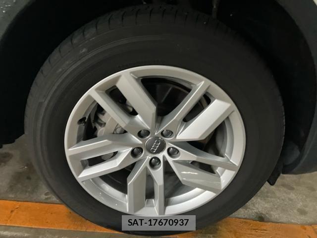 Audi Q5 2018-08 8034476-7