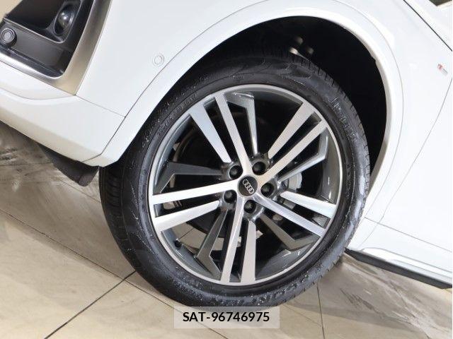 Audi Q5 2025-06 8034472-15