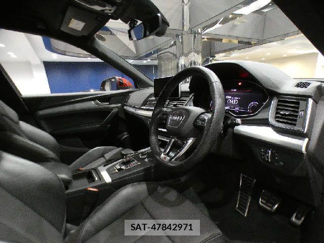 Audi Q5 2018-05 8098074-11