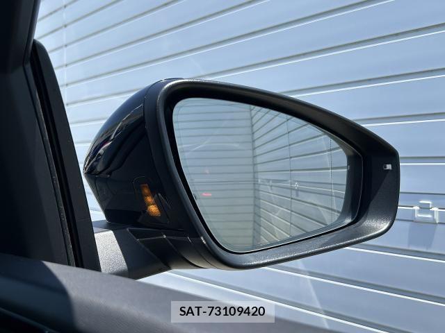 Audi Q5 2025-10 8129038-9