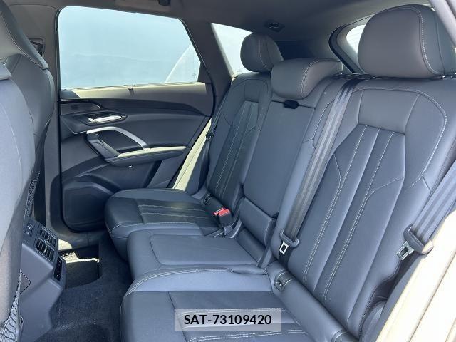 Audi Q5 2025-10 8129038-14