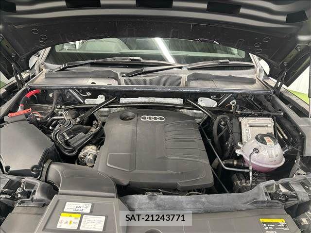Audi Q5 2021-06 8145497-11