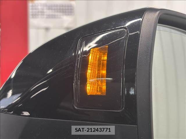 Audi Q5 2021-06 8145497-5