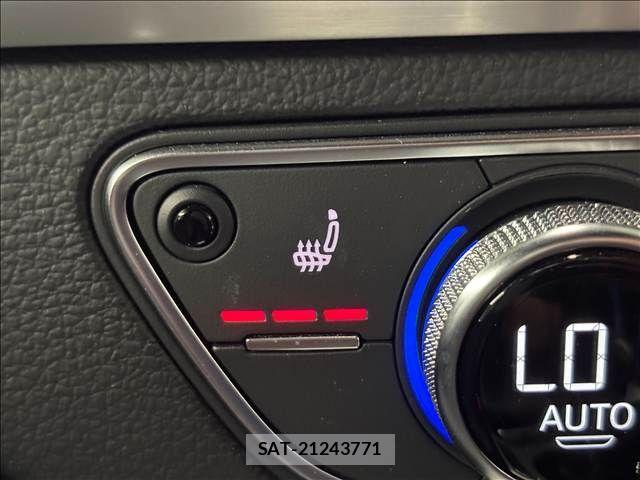 Audi Q5 2021-06 8145497-8