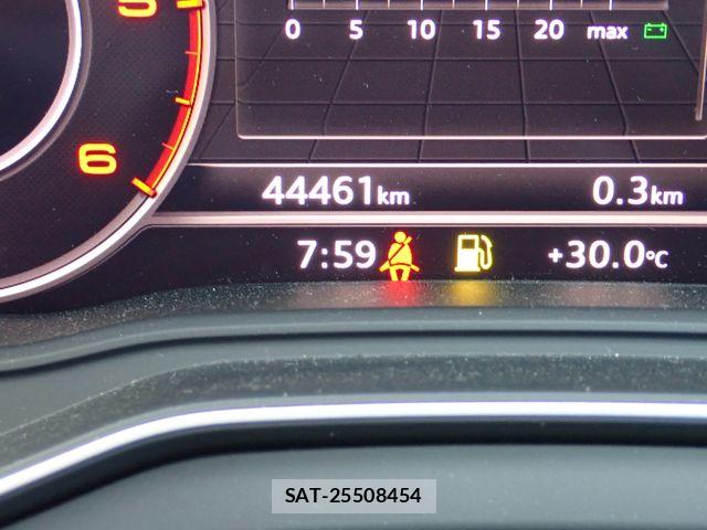 Audi Q5 2019-10 8157996-9