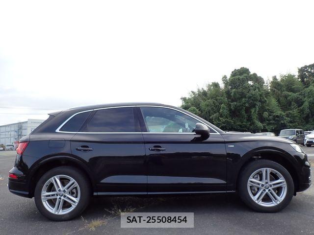 Audi Q5 2019-10 8157996-4