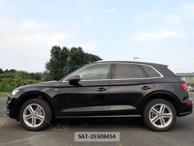 Audi Q5 2019-10 8157996-6