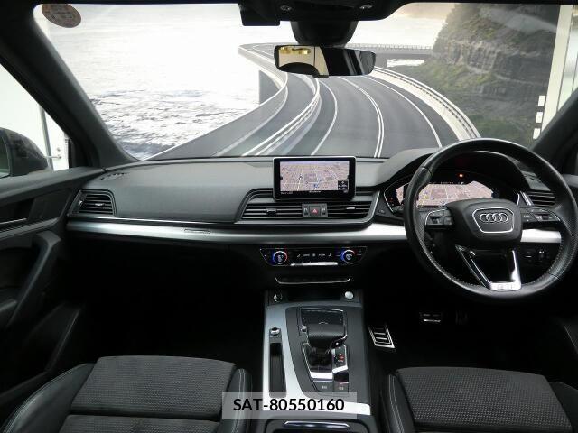 Audi Q5 2019-06 8206411-4