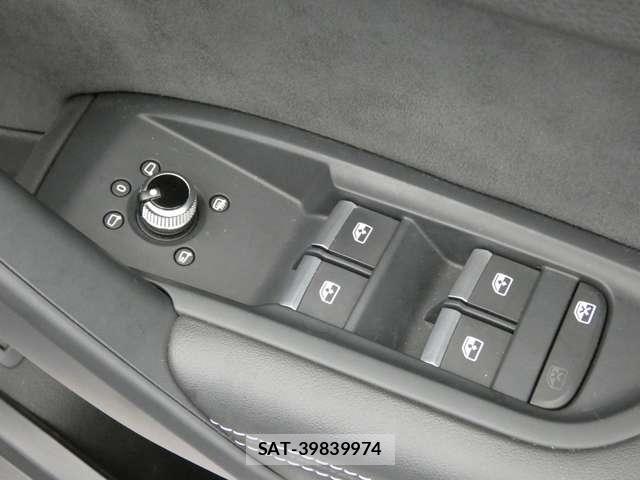 Audi Q5 2021-07 8206412-24