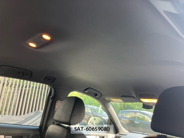 Audi Q5 2011-09 8206415-10