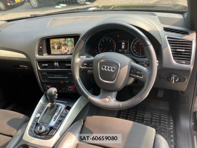 Audi Q5 2011-09 8206415-11