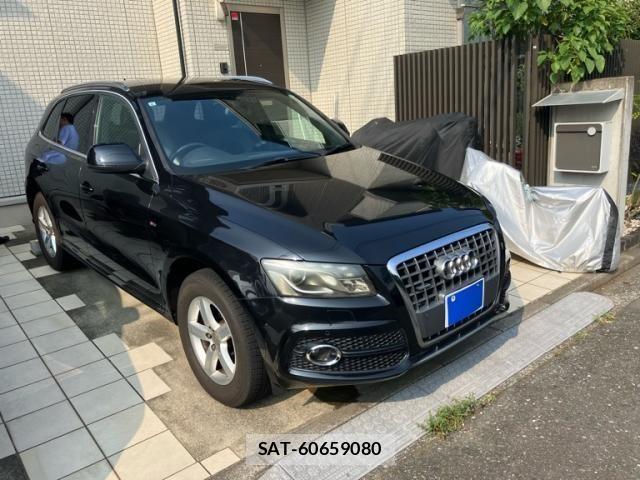 Audi Q5 2011-09 8206415-1