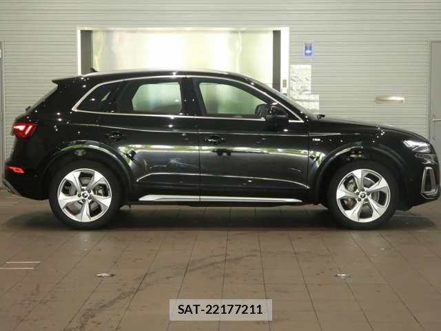Audi Q5 2022-09 8206410-9