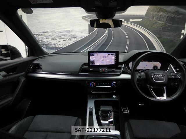 Audi Q5 2022-09 8206410-4