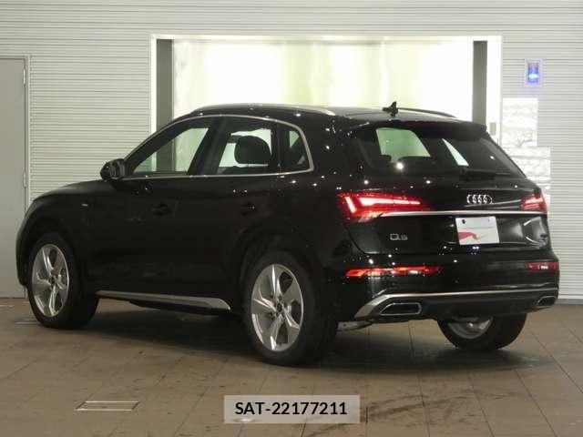 Audi Q5 2022-09 8206410-6