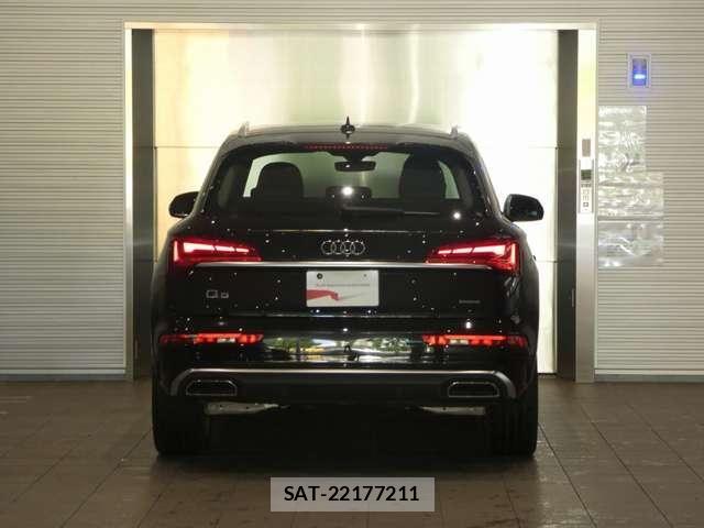 Audi Q5 2022-09 8206410-7