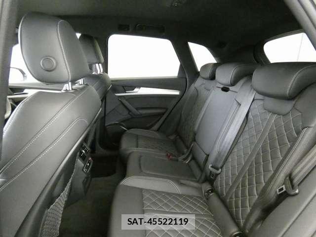 Audi Q5 2025-03 8206403-25