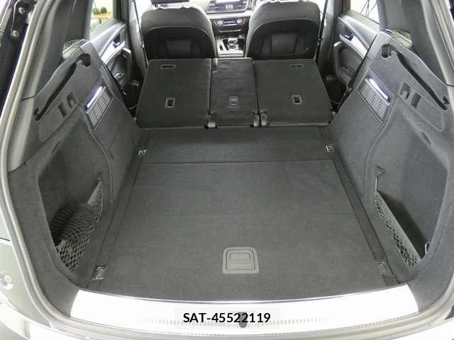 Audi Q5 2025-03 8206403-28