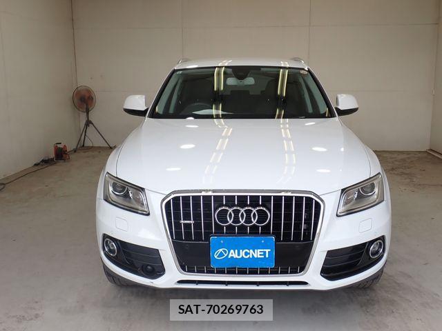 Audi Q5 2015-08 8206401-4