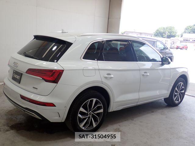 Audi Q5 2021-10 8206402-7