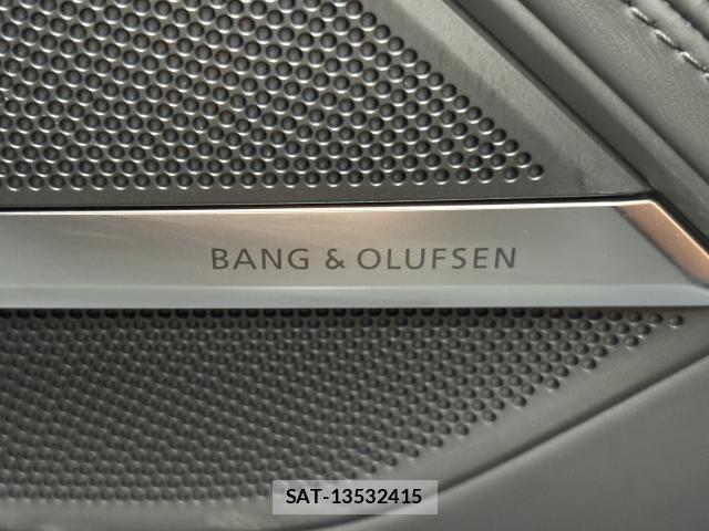 Audi Q5 2021-11 8228960-3