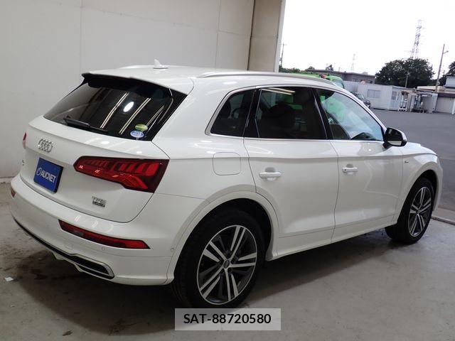 Audi Q5 2017-11 8244651-7