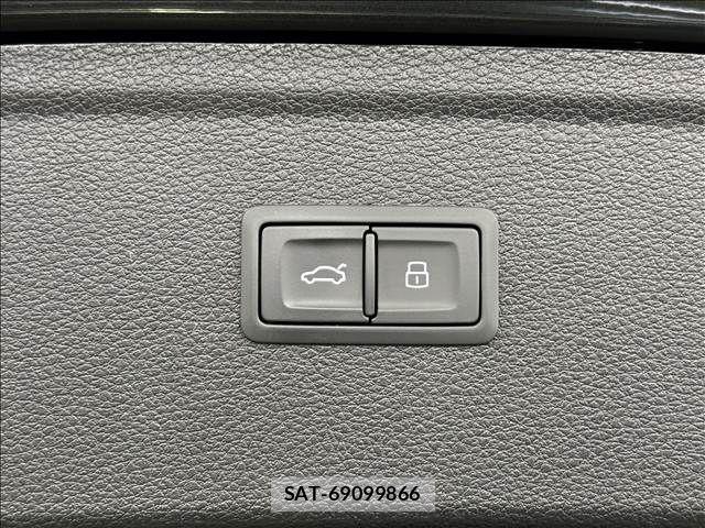 Audi Q5 2021-09 8244653-10