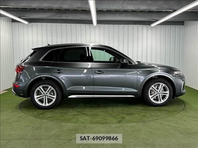 Audi Q5 2021-09 8244653-14
