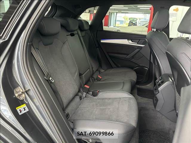 Audi Q5 2021-09 8244653-7