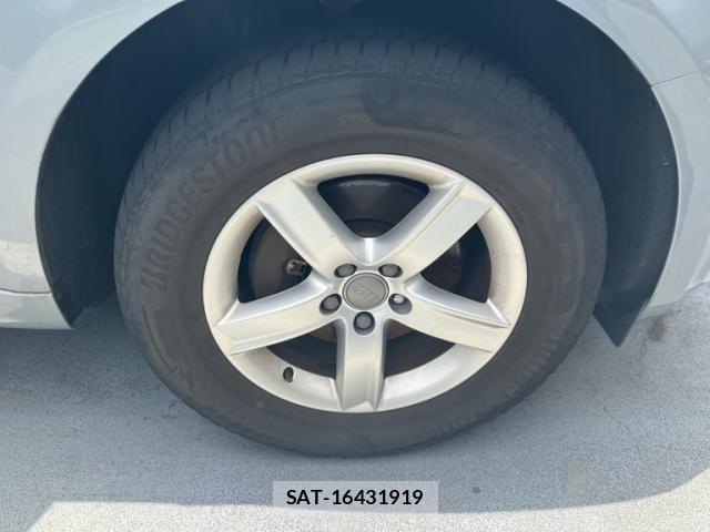 Audi Q5 2011-12 8244656-13