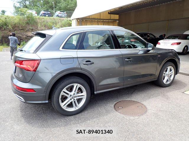 Audi Q5 2018-02 8313162-6
