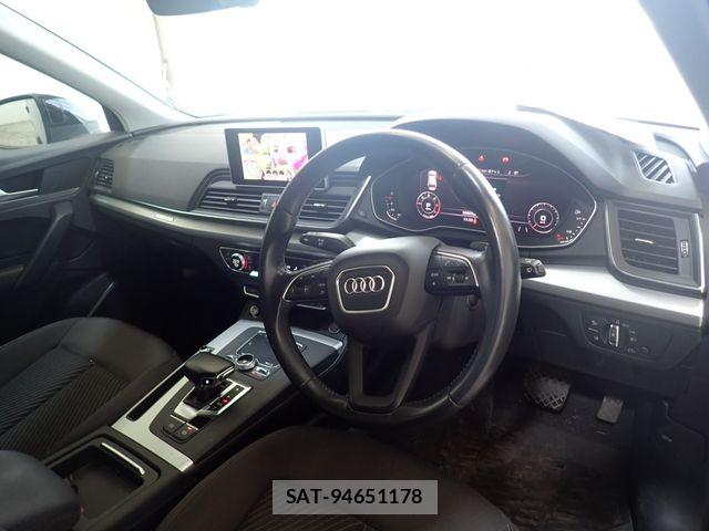 Audi Q5 2020-06 8313161-1