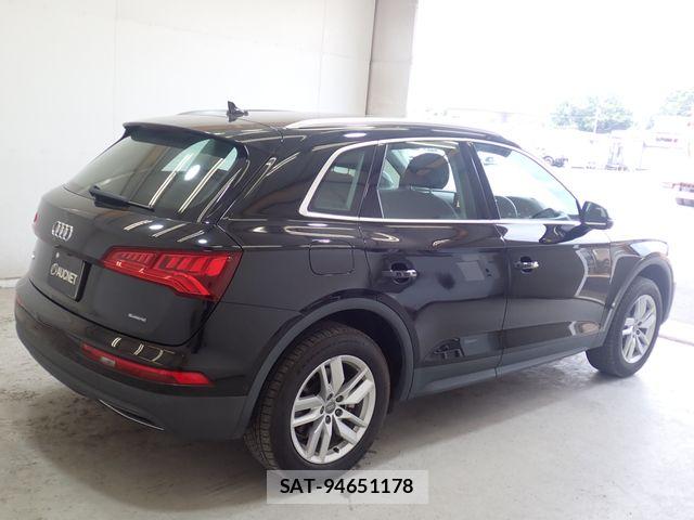 Audi Q5 2020-06 8313161-7