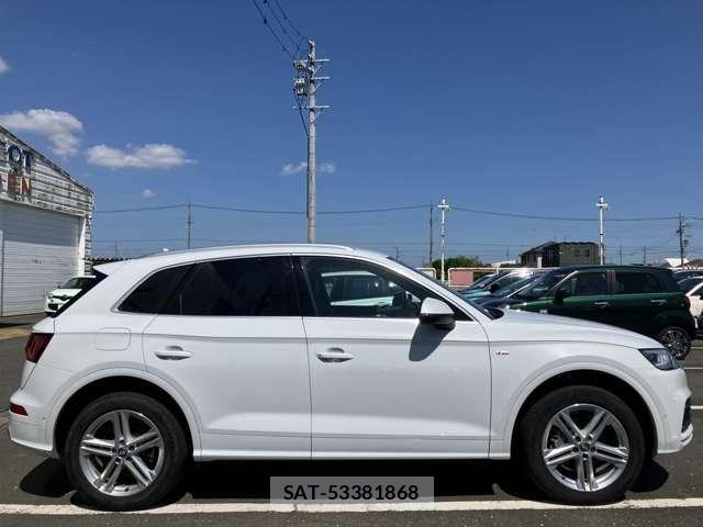 Audi Q5 2020-09 8334950-8
