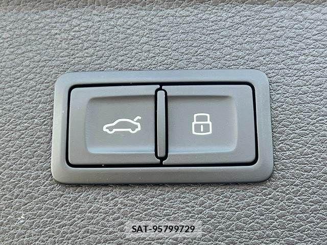 Audi Q5 2021-09 8334947-7