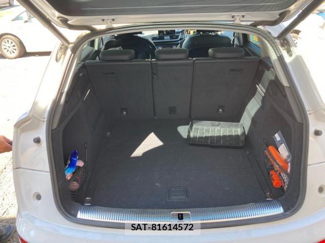 Audi Q5 2018-04 8364837-7