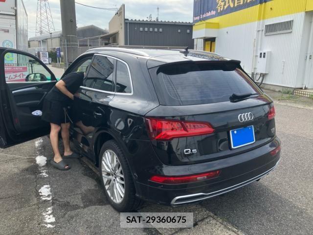 Audi Q5 2018-01 8371450-7