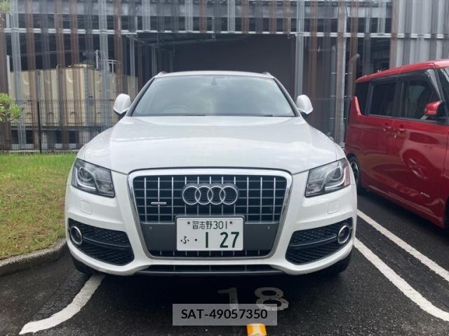 Audi Q5 2009-09 8411297-1