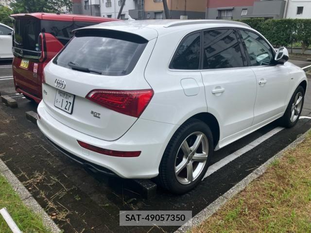 Audi Q5 2009-09 8411297-4