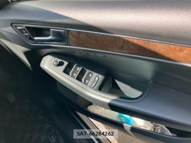 Audi Q5 2011-09 8411294-12