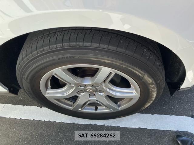 Audi Q5 2011-09 8411294-3