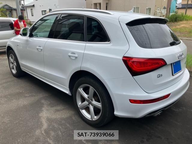 Audi Q5 2013-06 8457067-5