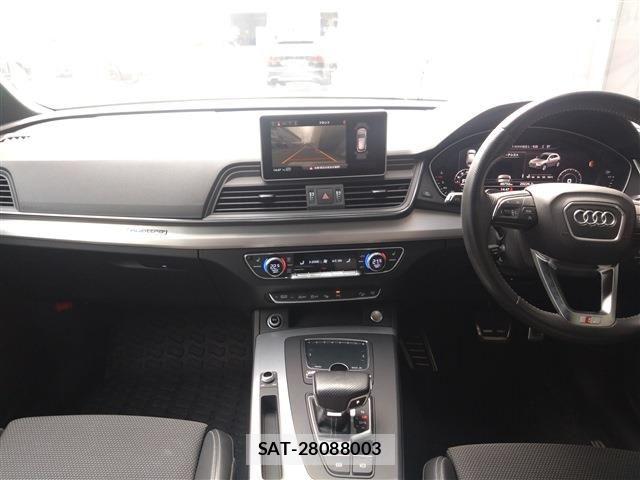 Audi Q5 2018-06 8625872-14