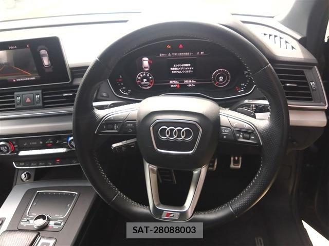 Audi Q5 2018-06 8625872-15
