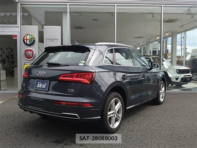 Audi Q5 2018-06 8625872-4