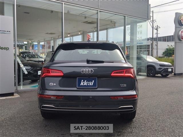 Audi Q5 2018-06 8625872-5